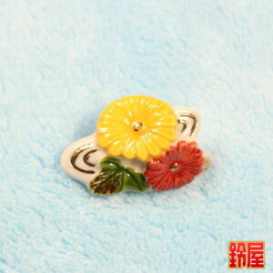受験応援のプレゼント・ピンブローチ・菊水2